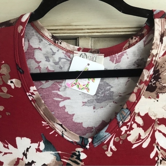 NWT Floral Boutique Top - Picture 3 of 5